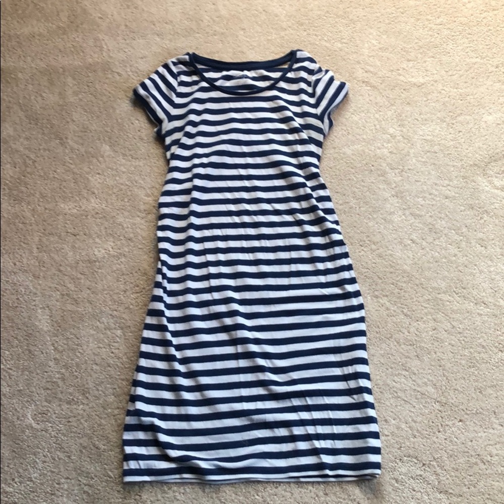 Liz Lange maternity T shirt dress